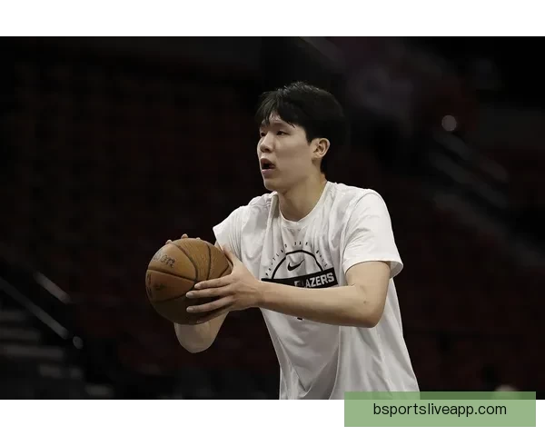 以斯普利特盛赞杨瀚森持续进步高位策应组织能力出众带动球队进攻